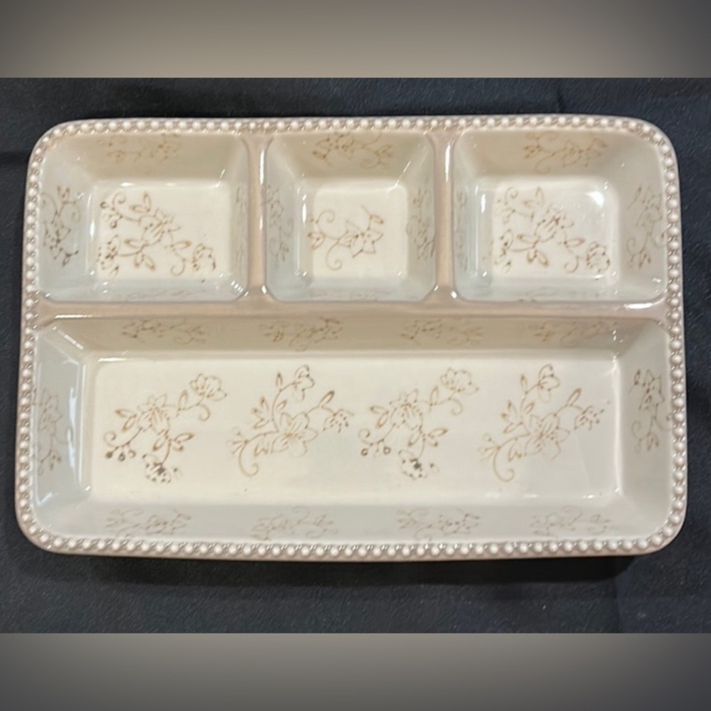 12” Temptations by Tara Floral lace Grey (tv dinner tray)